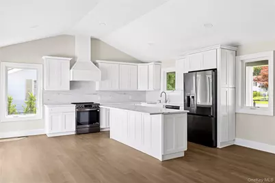 193 Holiday Boulevard, Center Moriches, NY 11934 - Photo 7