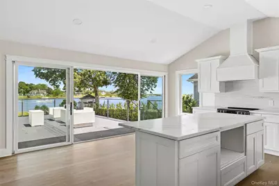 193 Holiday Boulevard, Center Moriches, NY 11934 - Photo 9