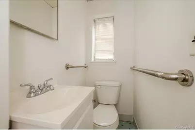 22 Pansy Avenue, Floral Park, NY 11001 - Photo 13