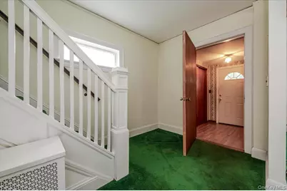 22 Pansy Avenue, Floral Park, NY 11001 - Photo 3