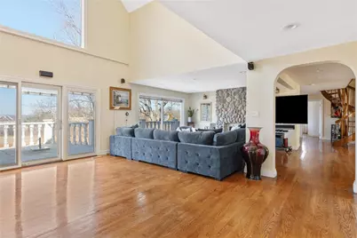 15 Hoffstot Lane, Sands Point, NY 11050 - Photo 9