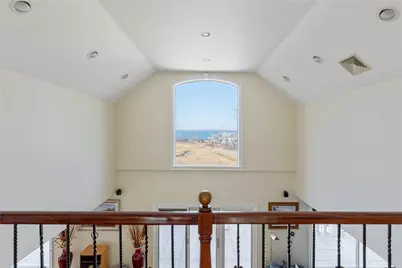 15 Hoffstot Lane, Sands Point, NY 11050 - Photo 21