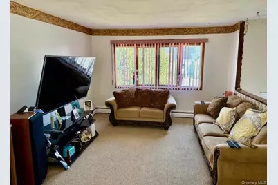 40 Church Street, Central Islip, NY 11722 - Photo 5