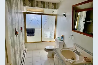 40 Church Street, Central Islip, NY 11722 - Photo 9