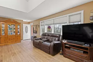 43 Harrison Ave, Hauppauge, NY 11788 - Photo 7