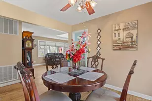 43 Harrison Ave, Hauppauge, NY 11788 - Photo 9