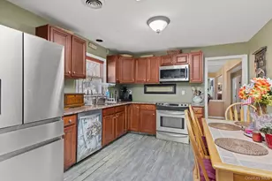 43 Harrison Ave, Hauppauge, NY 11788 - Photo 11