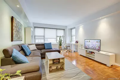107-40 Queens Boulevard #Apt 3B, Forest Hills, NY 11375 - Photo 3