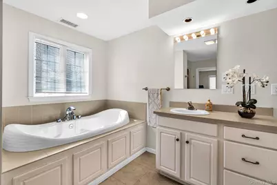 27 Overlook Road, White Plains, NY 10605 - Photo 19