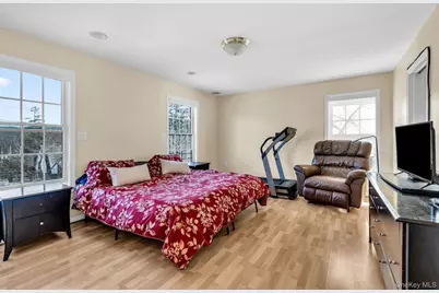 27 Overlook Road, White Plains, NY 10605 - Photo 17