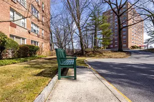 615 Palmer Rd, Yonkers, NY 10701 - Photo 19