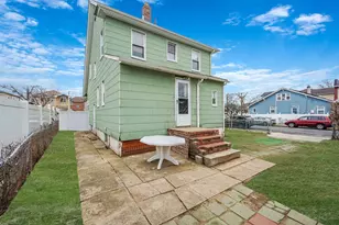 248-18 Memphis Ave, Rosedale, NY 11422 - Photo 3