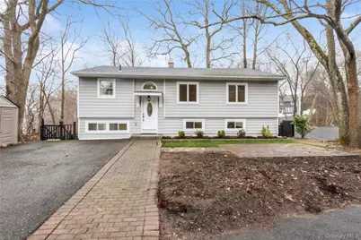 315 McKinley Terrace, Centerport, NY 11721 - Photo 3