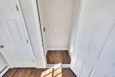 7 Howard Avenue, Freeport, NY 11520 - Photo 33