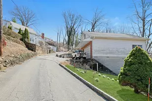 24 Burnsdale Ave, Valhalla, NY 10595 - Photo 23