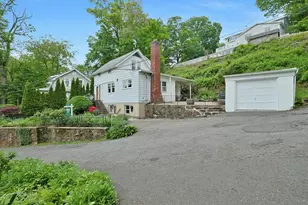 24 Burnsdale Ave, Valhalla, NY 10595 - Photo 25