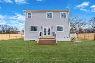 40 Hawkins Ave, Medford, NY 11763 - Photo 3