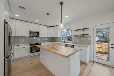 40 Hawkins Avenue, Medford, NY 11763 - Photo 9