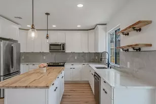 40 Hawkins Ave, Medford, NY 11763 - Photo 11