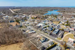 13100 Main Rd, Mattituck, NY 11952 - Photo 11