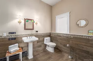 13100 Main Rd, Mattituck, NY 11952 - Photo 25