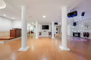 8 Tatem Way, Old Westbury, NY 11568 - Photo 33