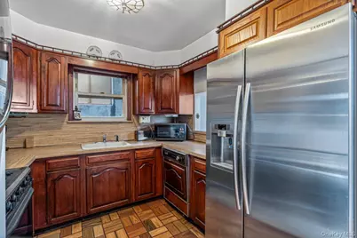 83-18 Parsons Boulevard, Jamaica, NY 11431 - Photo 5