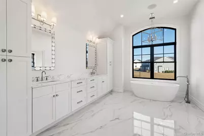 30 Main Parkway, Plainview, NY 11803 - Photo 23