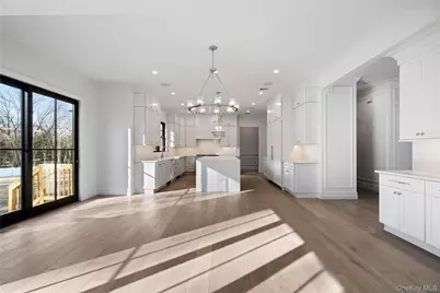 30 Main Parkway, Plainview, NY 11803 - Photo 15