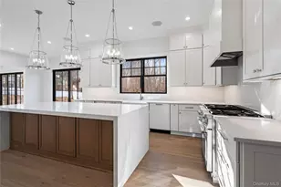 30 Main Pkwy, Plainview, NY 11803 - Photo 7