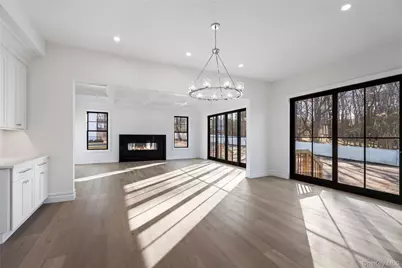 30 Main Parkway, Plainview, NY 11803 - Photo 5