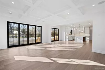 30 Main Parkway, Plainview, NY 11803 - Photo 17