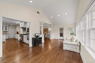 52 Oakledge Road, Bronxville, NY 10708 - Photo 7