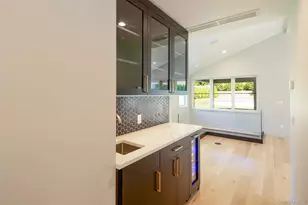 195 Little Fresh Pond Rd, Southampton, NY 11968 - Photo 19