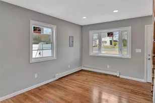 154 Meadowmere Ave, Mastic, NY 11950 - Photo 9