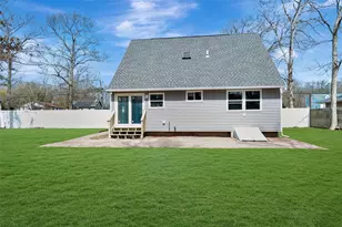 154 Meadowmere Ave, Mastic, NY 11950 - Photo 3