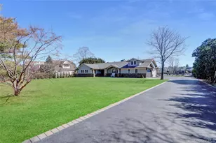 241 Willetts Ln, West Islip, NY 11795 - Photo 5