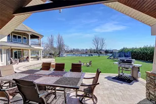 241 Willetts Ln, West Islip, NY 11795 - Photo 39