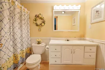 38 Glenmere Lane, Coram, NY 11727 - Photo 9