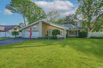 38 Glenmere Lane, Coram, NY 11727 - Photo 3