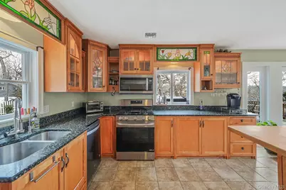 1745 Bayview Avenue, Mattituck, NY 11952 - Photo 11