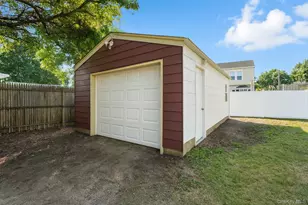 330 Irving St, Central Islip, NY 11722 - Photo 15