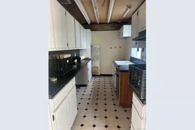 122 Finucane Place, Woodmere, NY 11598 - Photo 9