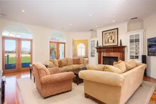 22 Old Neck Rd S, Center Moriches, NY 11934 - Photo 21