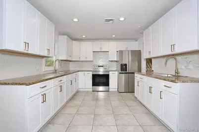 17 Harvard Square, Woodridge, NY 12789 - Photo 9