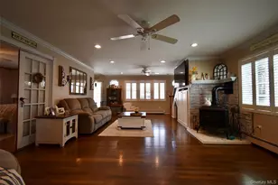 55 Willow Ln, Lindenhurst, NY 11757 - Photo 11