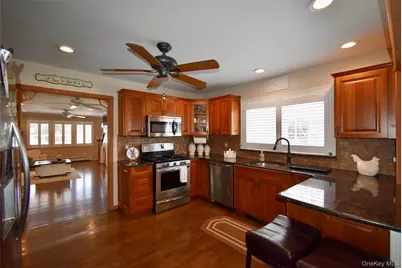 55 Willow Lane, Lindenhurst, NY 11757 - Photo 9