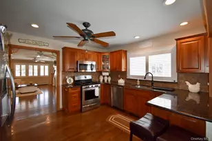 55 Willow Ln, Lindenhurst, NY 11757 - Photo 9