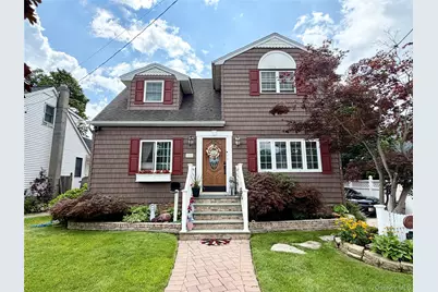 55 Willow Lane, Lindenhurst, NY 11757 - Photo 1