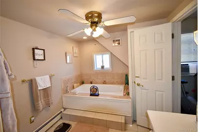 55 Willow Lane, Lindenhurst, NY 11757 - Photo 23